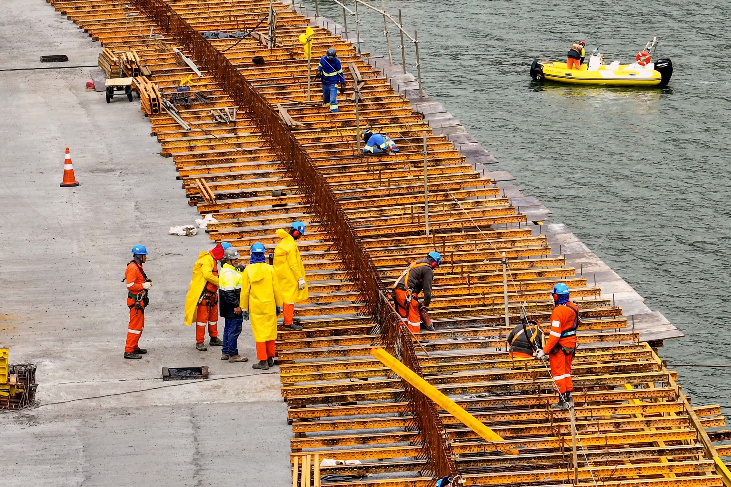 Com 94,2 mil vagas, Paraná tem 3º maior saldo de empregos gerados no 1º semestre de 2025.