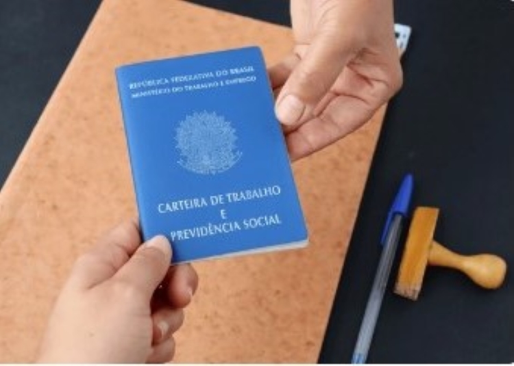 É preciso regular relações de trabalho para garantir proteção social.