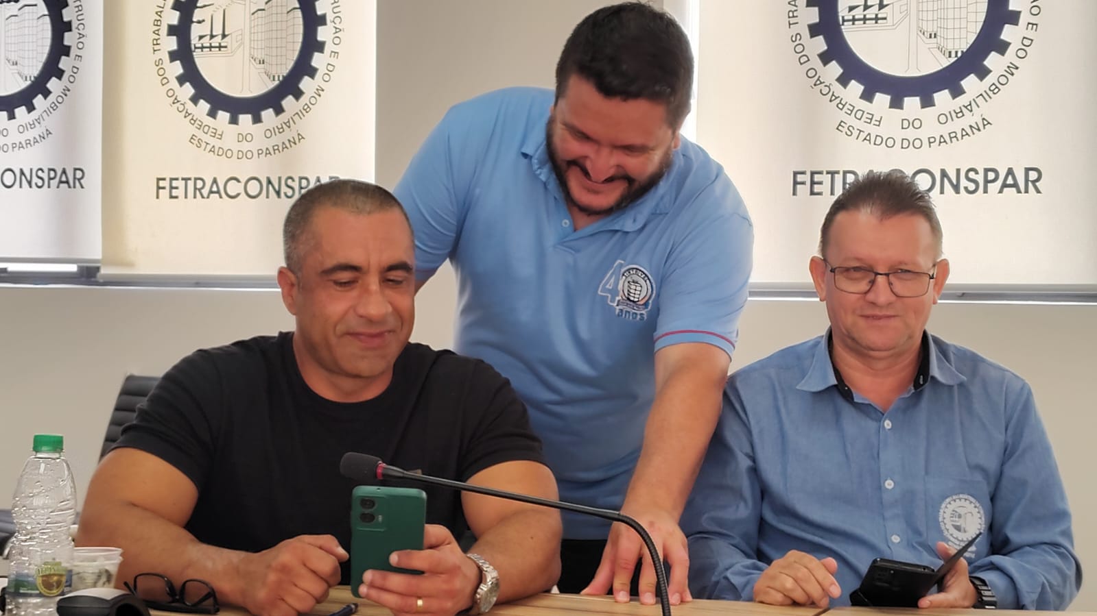 EM DEFESA DOS TRABALHADORES!