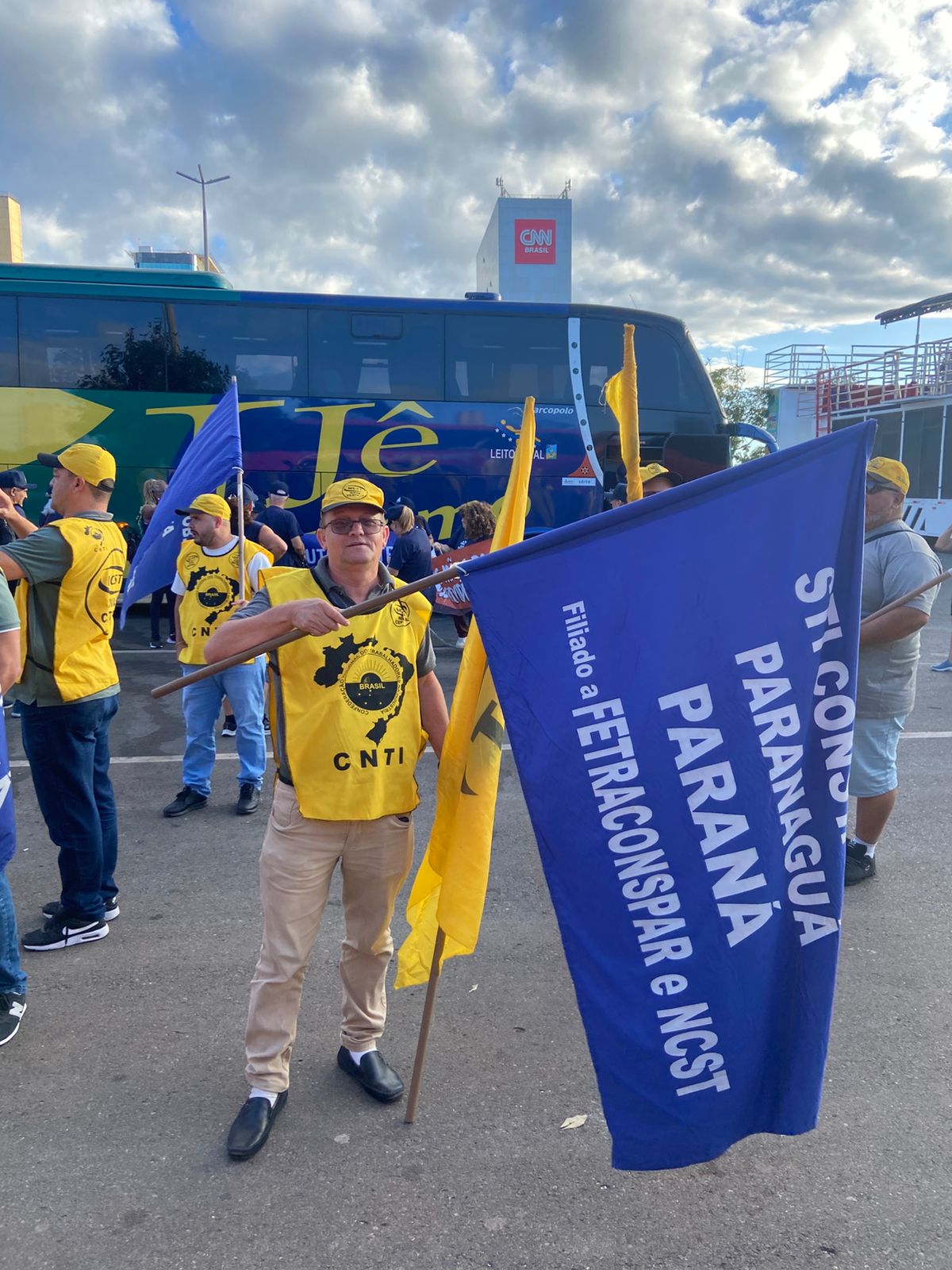 SINTRACON PARANAGUÁ PRESENTE NA LUTA DOS TRABALHADORES EM BRASÍLIA!
